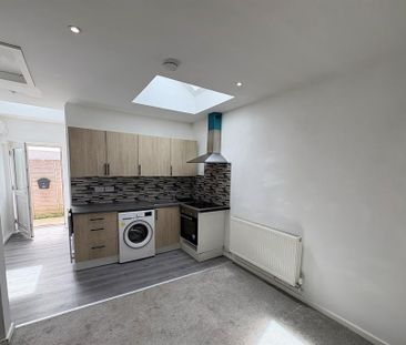 2 bedroom detached bungalow to rent - Photo 5