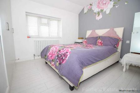 3 bedroom property to rent in Watford - Photo 5