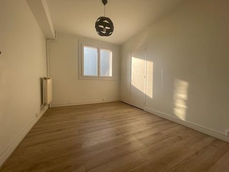 4 pièces - 70,16 m² - 6ème étage - Colocation non autorisée - Photo 3