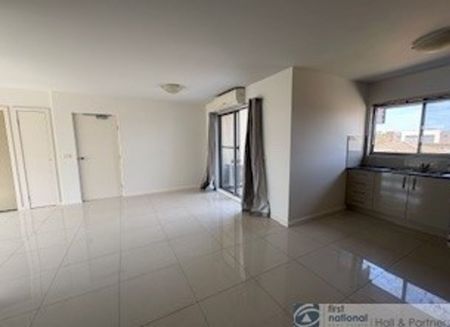 9 / 16 Noble Street, Dandenong - Photo 4