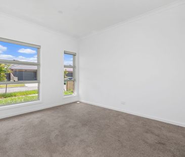 Very Stunning 4-Bedroom, 2-Bathroom Home with 2-Car Garage - Photo 1