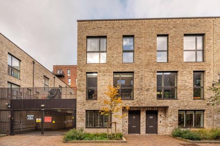 4 bedroom terraced house to rent - Photo 4