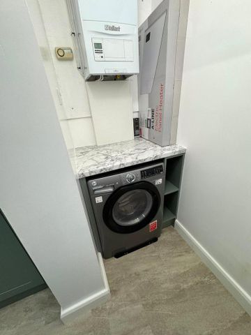 6 bedroom semi-detached house to rent - Photo 4