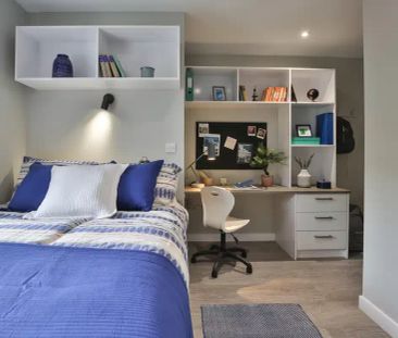 Classic Townhouse - Photo 3