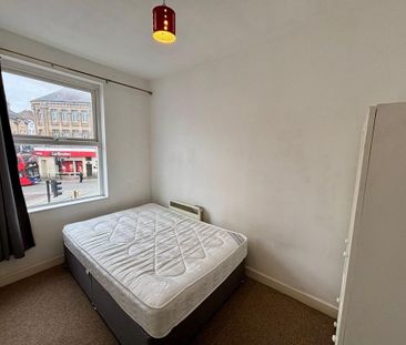 3 bedroom flat to rent - Photo 1