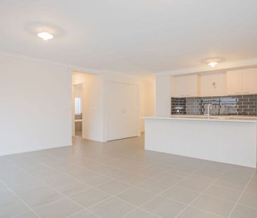 MODERN HOME IN STONEHILL - Photo 1