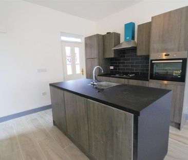 3 bedroom end of terrace house to rent - Photo 3