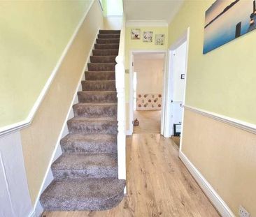 Westland Avenue, Hornchurch, RM11 - Photo 4