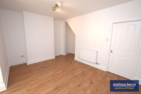 3 bedroom terraced house to rent - Photo 3