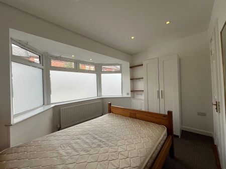 60 Ulsterville Gardens, Belfast, BT9 7BB - Photo 4
