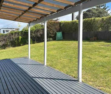 3-Bedroom Home — 1 Min to Stanmore Bay Beach a... - Photo 4