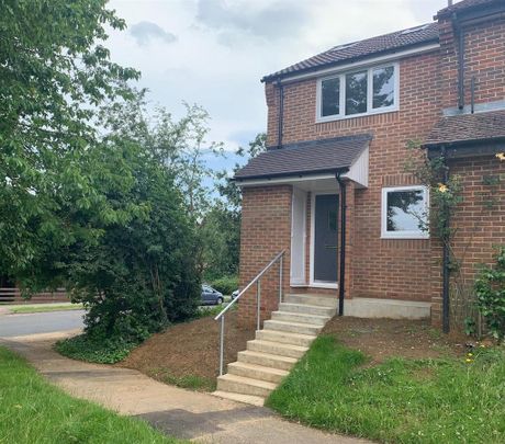 3 bedroom end of terrace house to rent - Photo 1