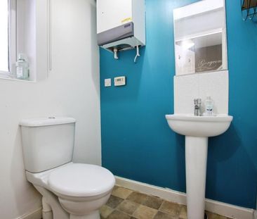 4 bedroom terraced house to rent - Photo 4