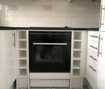 Studio Flat, Calton Drive, SW15 - Photo 4