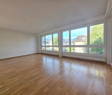Teilsanierte 4.5-Zimmer-Wohnung mit viel Wohnqualität - Photo 2