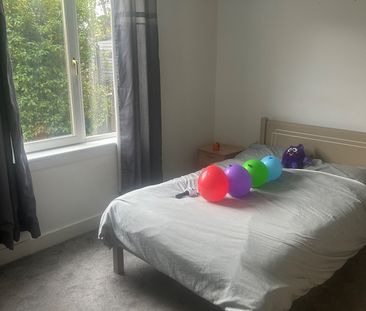 2 Bed Flat, Edinburgh, EH11 - Photo 3