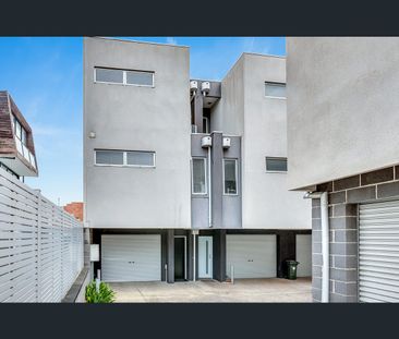 6 Wisla Circuit, Roxburgh Park, Vic 3064 - Photo 5