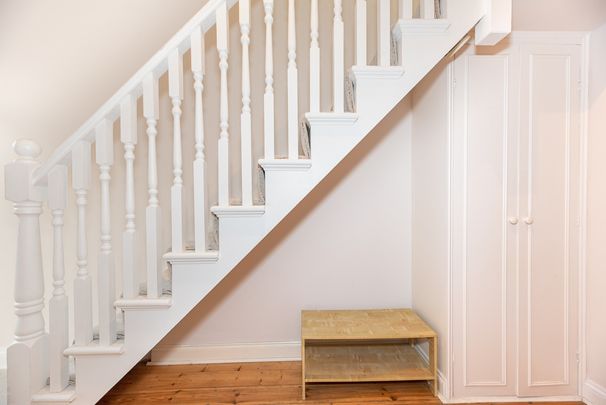 3 Bed Terraced House, Clifton Park Avenue, SW20 - Photo 1