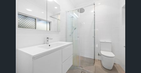 FAMILY HOME IN PRIME LOCATION - Photo 4