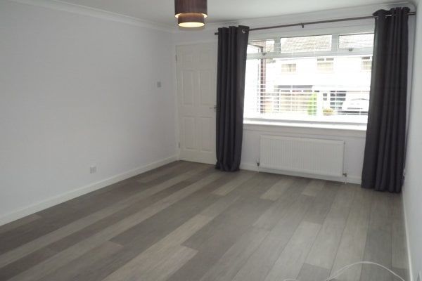 Lawers Crescent, Polmont - Photo 1