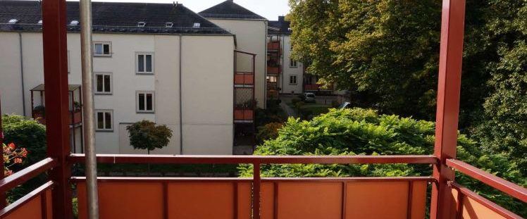 EBK inkl. / 1. OG / Laminat + Bad mit Wanne - frei ab 1.5.26 - Photo 1