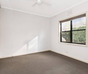 Three-Bedroom Home in Golden Square - Photo 1