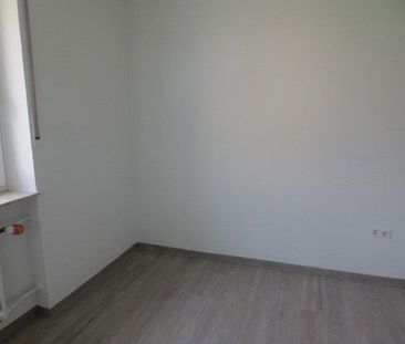 Modernisiertes Wohnglück- günstige 2,5-Zimmer-Wohnung - Photo 6