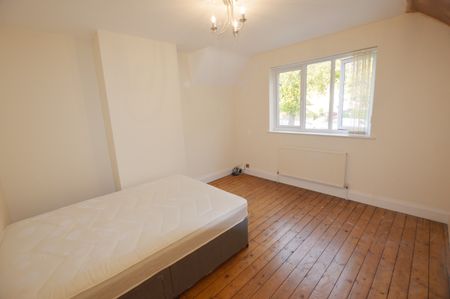 Ridgeway Road, Hollinsend, Sheffield, S12 - Photo 2