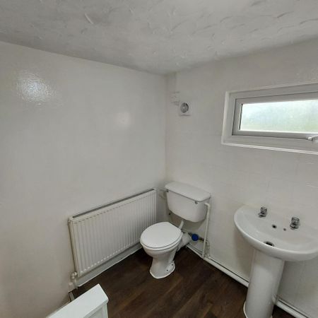 3 bedroom house to rent - Photo 2