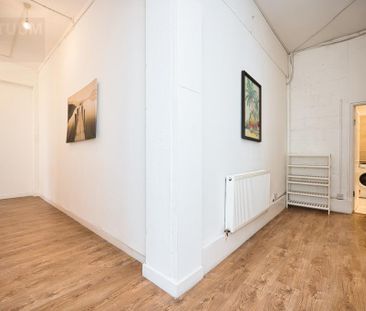 3 bedroom flat to rent - Photo 6