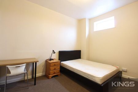 4 bedroom apartment to rent - Photo 2