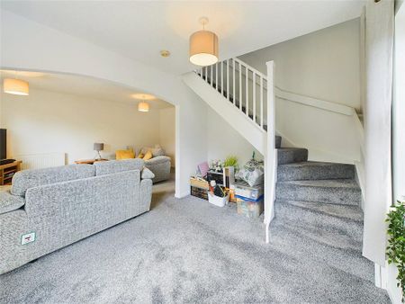 3 bedroom end of terrace house to rent - Photo 3