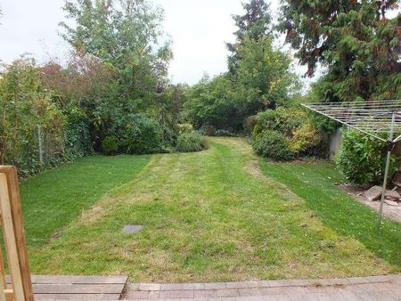 Erleigh Court Gardens, Reading, RG6 - Photo 2