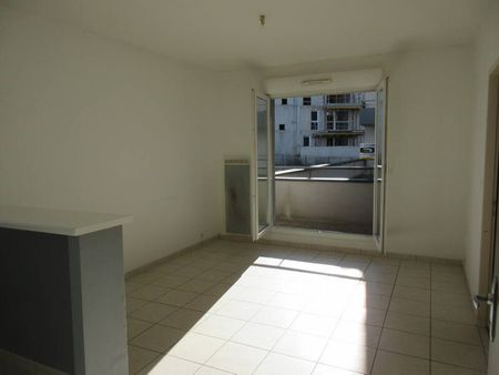 Location appartement t1 bis 2 pièces 31 m² à Rodez (12000) - Photo 2