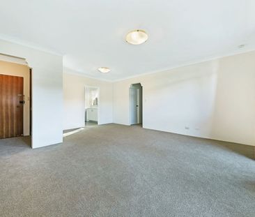 SPACIOUS & UPDATED 2 BEDROOM UNIT, GREAT LOCATION - Photo 1