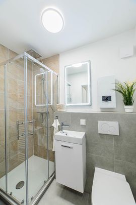 Möbliertes WG Zimmer in sanierter Wohnung in toller Lage Nürnbergs - Foto 1