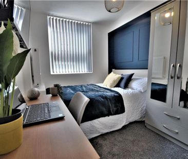 1 bedroom in a house share to rent - Photo 2