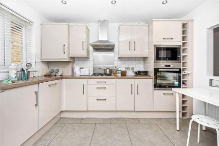 3 bedroom terraced house to rent - Photo 3