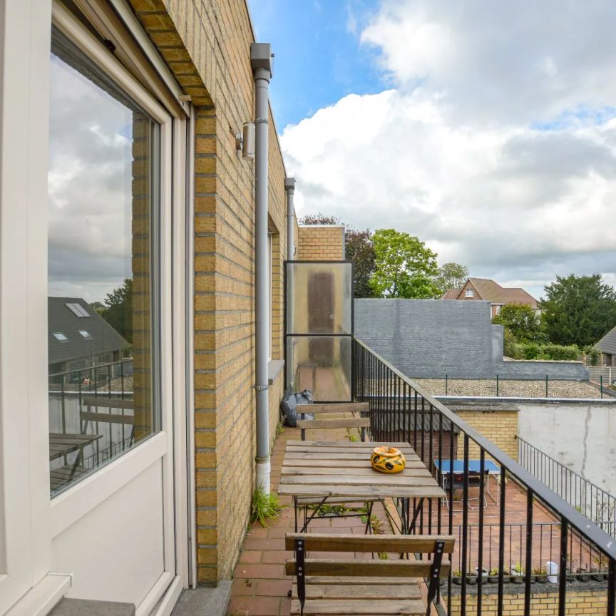 Instapklaar gemeubeld dakappartement te Oudenburg - Photo 1