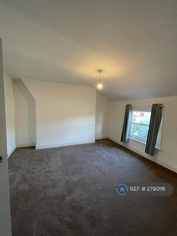 2 bedroom flat to rent - Photo 4