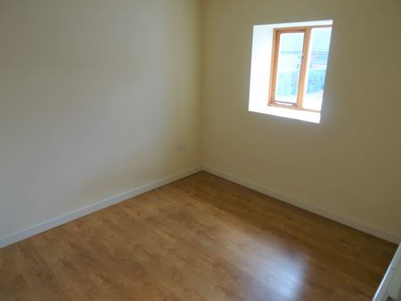 1 Bed Apartment - Photo 3