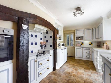 5 bedroom terraced house to rent - Photo 4