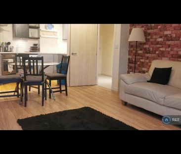 2 bedroom flat to rent - Photo 4