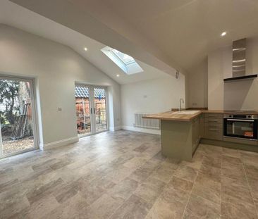 3 bedroom semi-detached house to rent - Photo 5