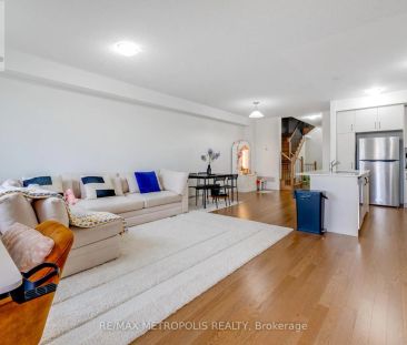 44 REIGATE AVENUE - Photo 1