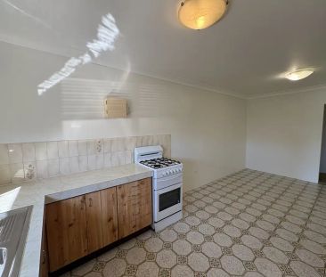 “Huge 3 Bedroom Unit - Top Floor!” - Photo 4