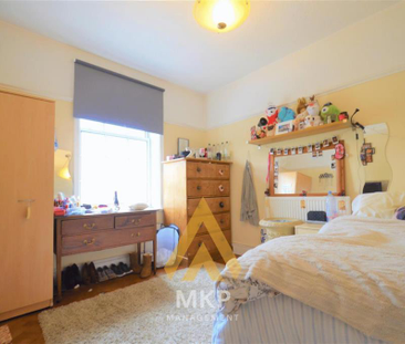 3 bedroom flat to rent - Photo 4