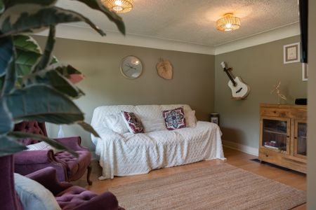 For Lease - 5853 Mcleod Road, Niagara Falls, Ontario - Photo 2