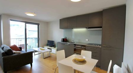 Modern 1 Bedroom Apartment - FURNISHED - Photo 2