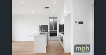 Modern four Bedroom family home. - Photo 2